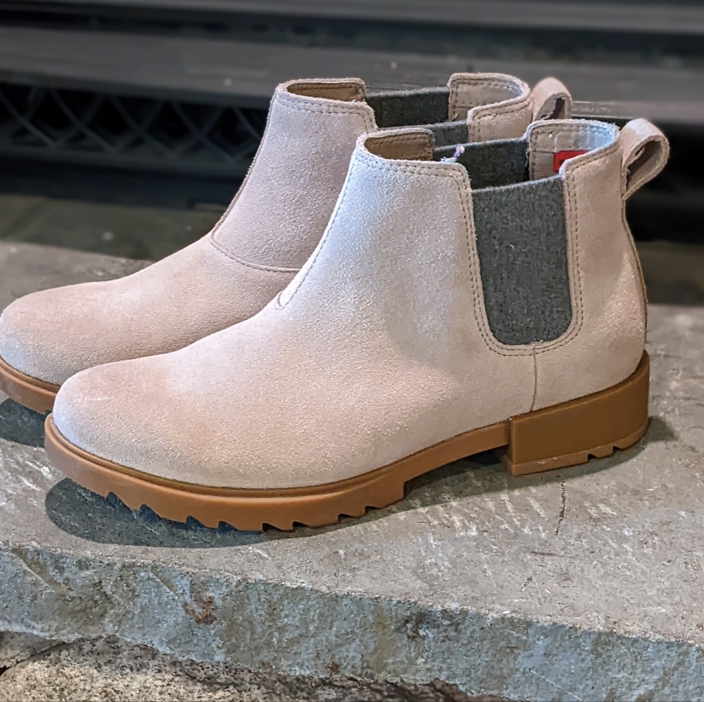 Sorel waterproof suede booties 8.5